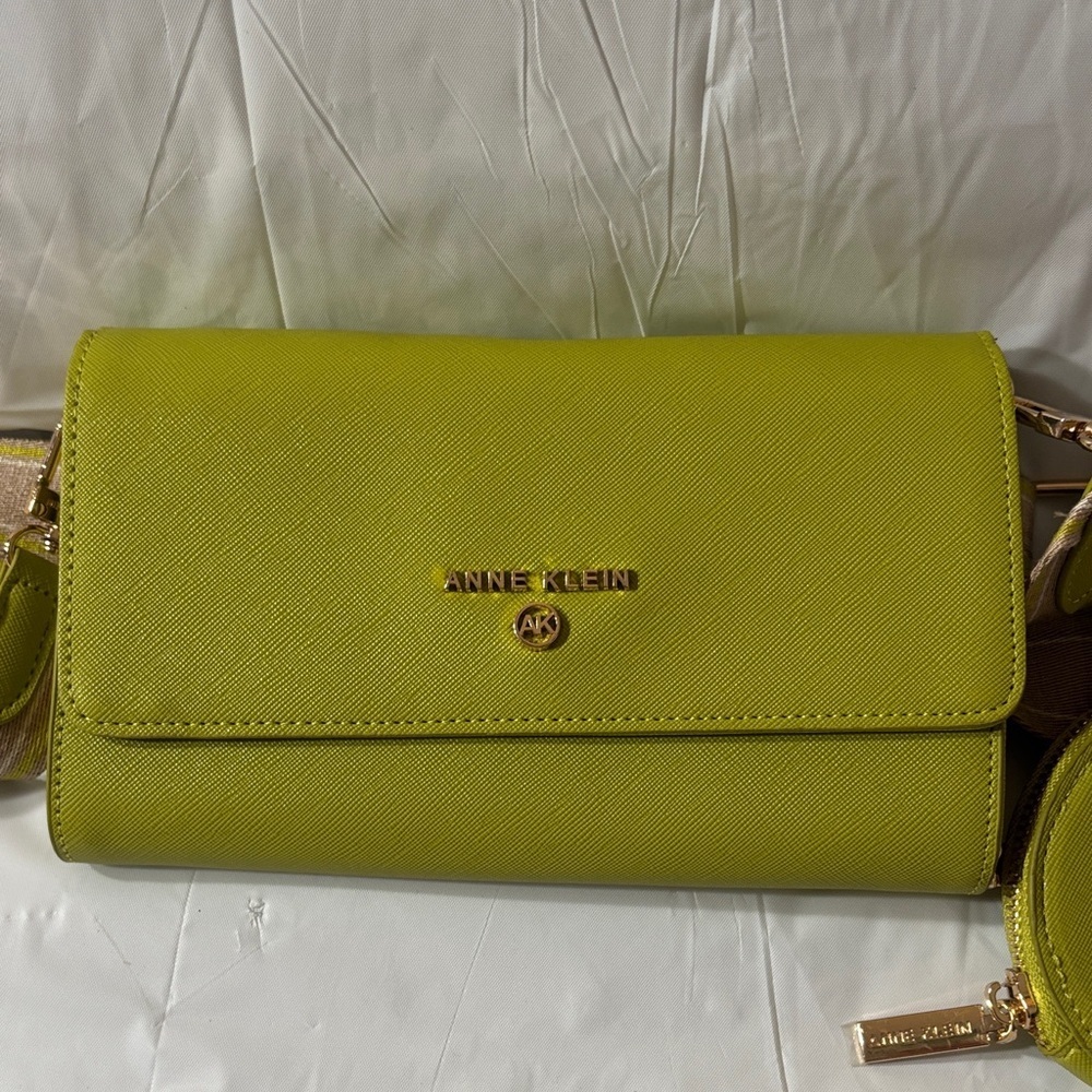 Anne Klein Vibrant Green Crossbody Bag - Picture 3 of 6